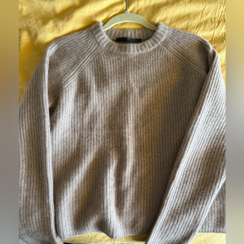 Jenni Kayne cashmere Women’s Beige Sweater